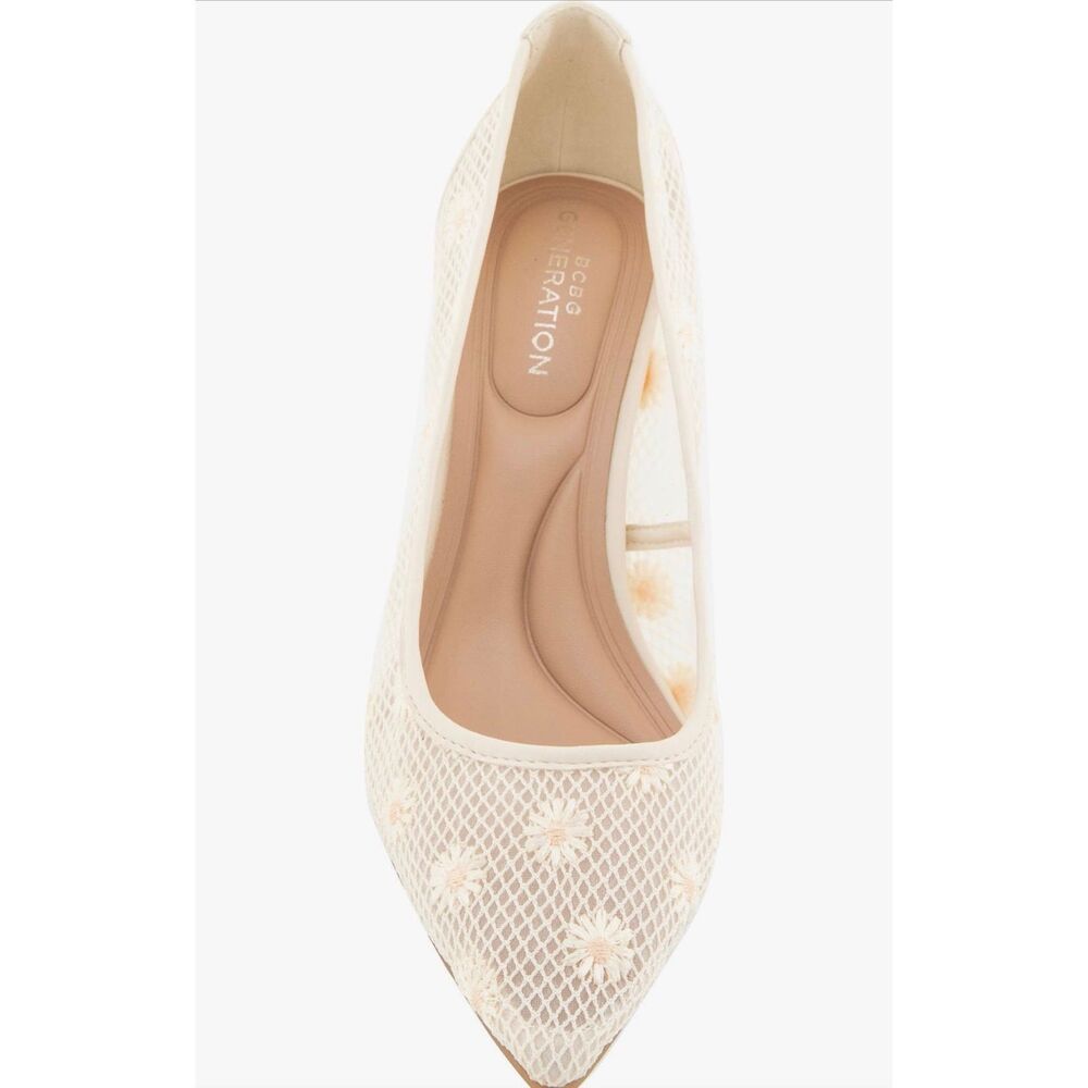NWT BCBGeneration Embroidered Pointed Toe Pump- Ivory/ Daisy- size 9 - Picture 8 of 10